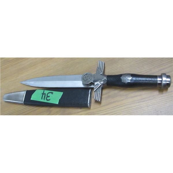 COLLECTIBLE:  HUNTING KNIFE