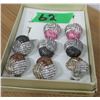 Image 1 : BOX C/W ASSORTED RINGS