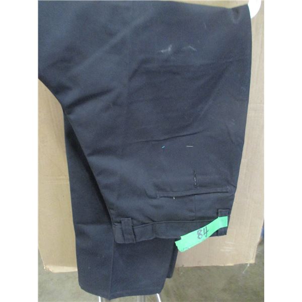 NEW:  DICKIE'S WORK PANTS (SIZE 40 X 30)