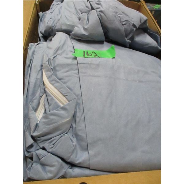 FREIGHT DAMAGE (AS IS):  BOX C/W DISPOSABLE COVERALLS