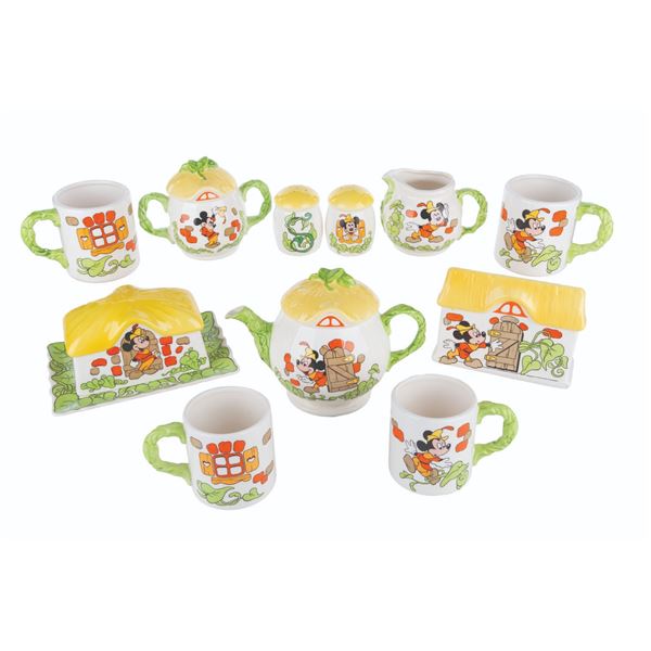 A Mickey and the Beanstalk Tableware Set.