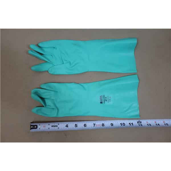 PKG:12 PAIRES DE GANTS EN CAOUTCHOUC TAILLE: 6-6-1/2