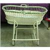 Image 1 : Wicker Layonette With Folding Stand