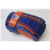 Image 3 : Oilers Hockey Glove Beer Cozy