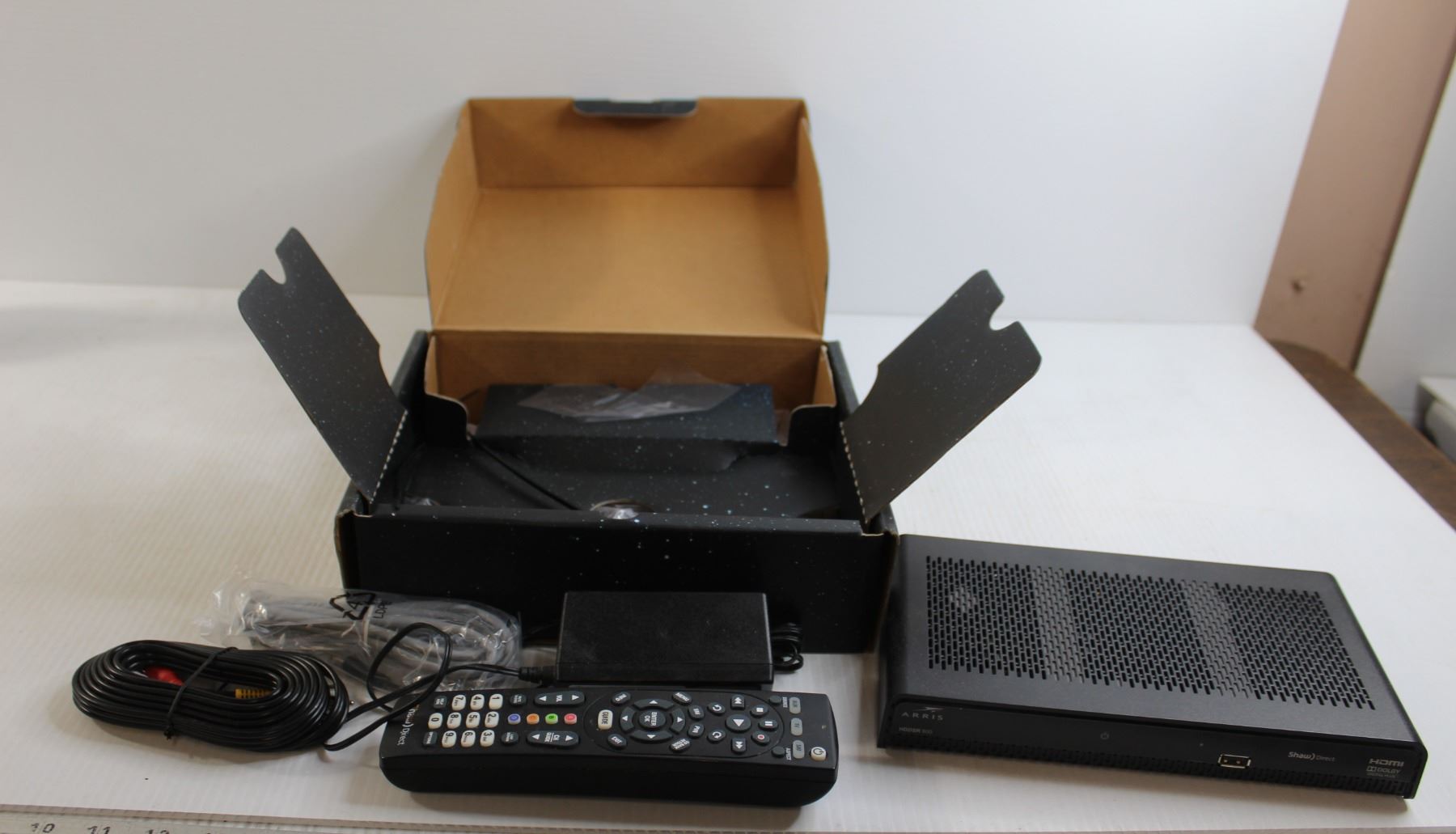 Current Shaw Digtal Box Rear Shaw Digital Satellite HD Receiver - Bodnarus Auctioneering