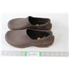 Image 2 : Women's Dawgs/size 9/non slip sole