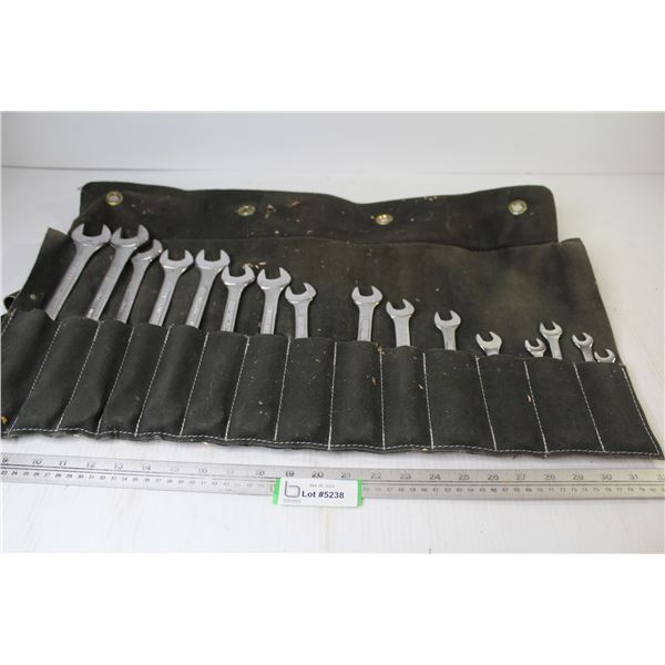 Industrial Metric Wrench Set in Leather Case