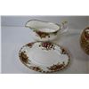 Image 3 : Royal Albert - Old Country Rose China (gravy boat - 12 dessert Plates)