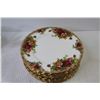 Image 5 : Royal Albert - Old Country Rose China (gravy boat - 12 dessert Plates)
