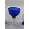 Image 3 : (3) Blue and Clear Glass Glasses