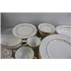 Image 3 : 61-Piece Royal Worcester Gold Chantilly Dish Set