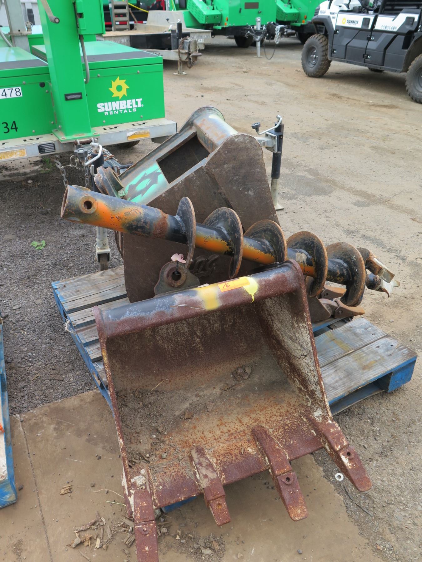 2 Bucket Jet Line Qty 2 Buckets & 1 Auger - Oahu Auctions
