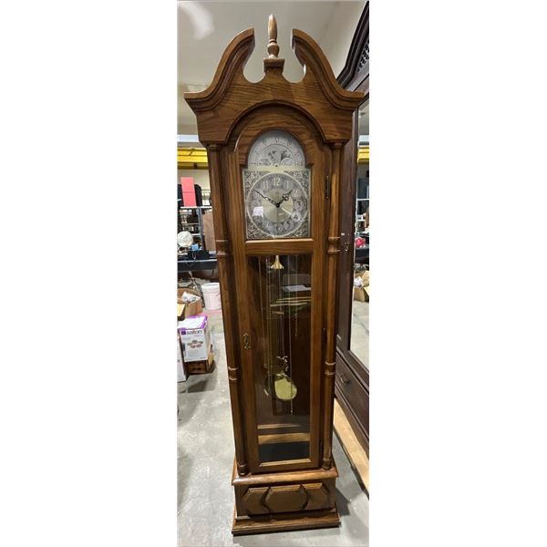 Beautiful Antique Ridgeway Grandfather Clock with Key 21Wx12Dx79H