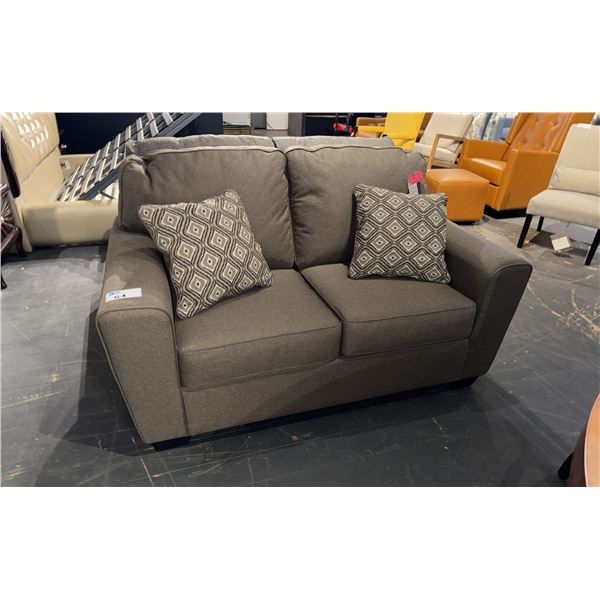 BENCHCRAFT LOVESEAT WITH THROW CUSHIONS