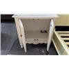Image 2 : SMALL 2 DOOR CABINET