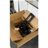 Image 2 : LARGE LOT OF TRACK LIGHTING