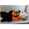 Image 1 : (2) Pet Halloween Costumes, (2) Halloween Bags