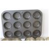 Image 2 : (3) Muffin/Cupcake Baking Pans