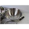 Image 5 : Stainless Steel Bowl - Metal Stainers - Food Grater