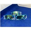 Image 1 : Truly Hard Seltzer Sunglasses 3pk