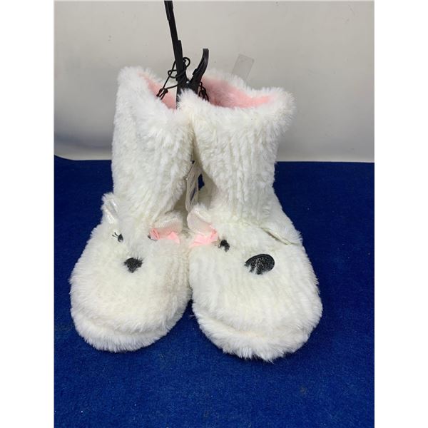 Ladies Slippers (9-10)