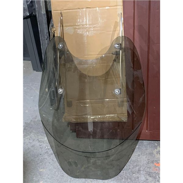 Motorcycle wind screen / protection screen