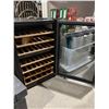 Image 2 : Frigidaire mini wine / drink fridge 21.5"Wx22.25"Dx33.5"H