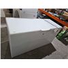 Image 3 : * NEW  Scratch & Dent * GE 15.7 Cu. Ft. Manual Defrost Chest Freezer White - FCM16SLWW