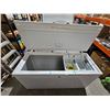 Image 4 : * NEW  Scratch & Dent * GE 15.7 Cu. Ft. Manual Defrost Chest Freezer White - FCM16SLWW