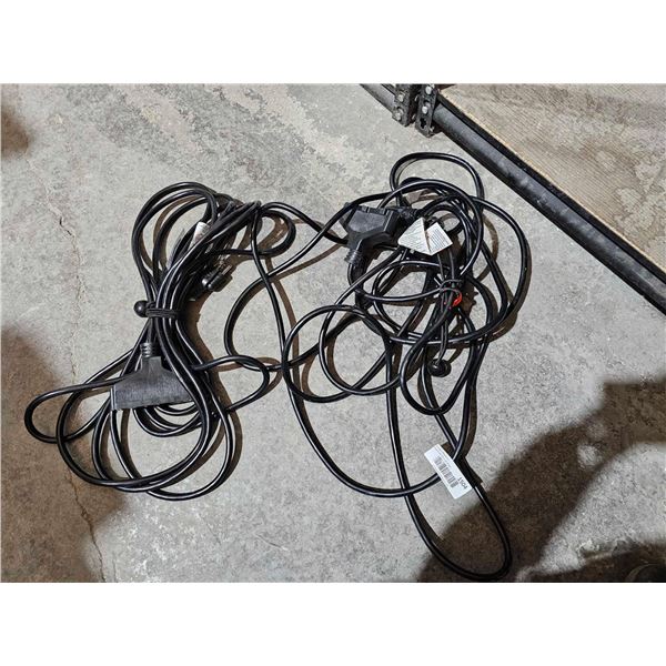 Lot of 2 Triple Outlet Extension Cords