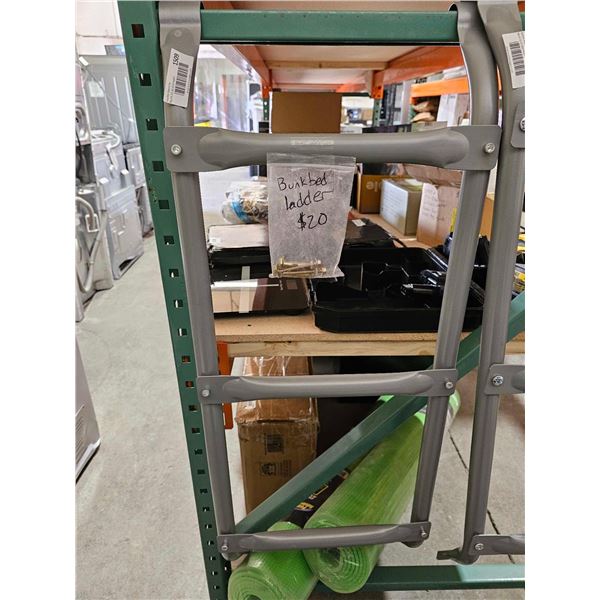Bunkbed ladder with Hardware
