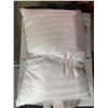 Image 2 : Martha Stewart luxury pillows, lot of 2