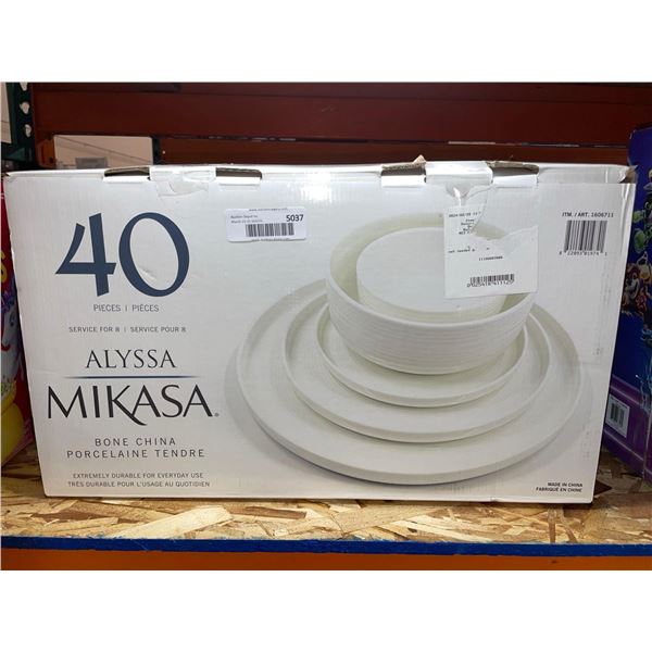 Alyssa Mikasa 40 piece set of bone china dinnerware