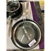 Image 2 : 9 piece Kirkland signature cookware set