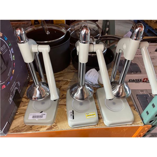 Lot of 3 juice pressers
