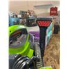 Image 2 : Bissell little green carpet and upholstery cleaner