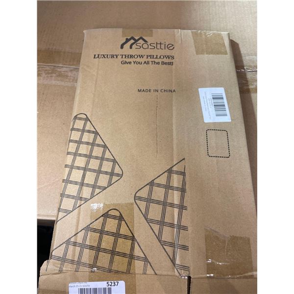 Sasttie luxury throw pillows