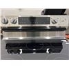 Image 3 : Samsung NE63A6111SS Range, 30 inch Exterior Width, Electric, 4 Burners, 6.3 cu. ft. Capacity, Storag