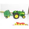 Image 1 : John Deere - ERTL Siku Super Tractor with Press