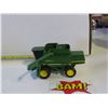 Image 1 : John Deere - ERTL Maximizer Combine Tractor