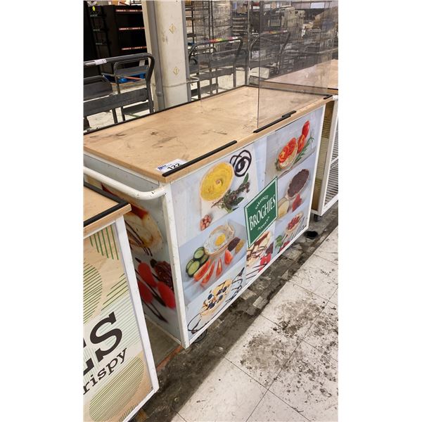 MOBILE COMMERCIAL SAMPLE CART WITH SCREEN