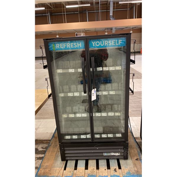 TRUE ( TVM-30-HC-VM01 ) DOUBLE DOOR GLASS FRONT COMMERCIAL BEVERAGE COOLER