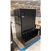 Image 3 : TRUE ( TVM-30-HC-VM01 ) DOUBLE DOOR GLASS FRONT COMMERCIAL BEVERAGE COOLER