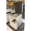Image 3 : OLIVER ( 619-24RA ) MOBILE COMMERCIAL HYDRAULIC DOUGH DIVIDER