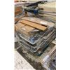 Image 2 : PALLET OF GREY METAL SMALL GONDOLA RADIUS ROUND END SHELVING & CAPS