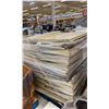 Image 2 : PALLET OF BEIGE METAL LARGE GONDOLA SHELVING / PEG BOARD