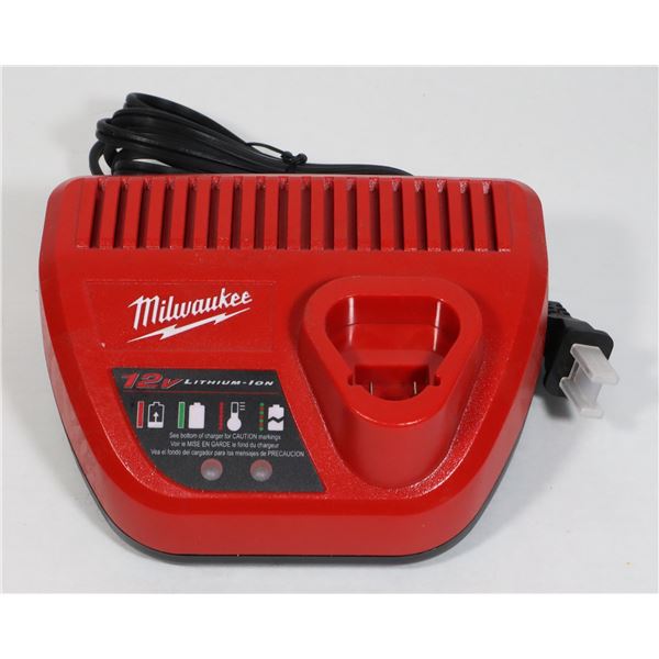 MILWAUKEE M12 CHARGER