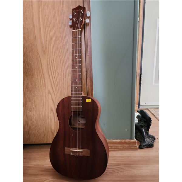 Beaver Creek BCUKEE-B Ukele Needs Strings But Nice Wood & Carry Bag Electric Tuner
