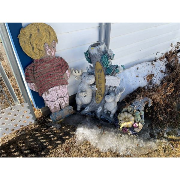 Moose Welcome Sign and Outdoor Decor