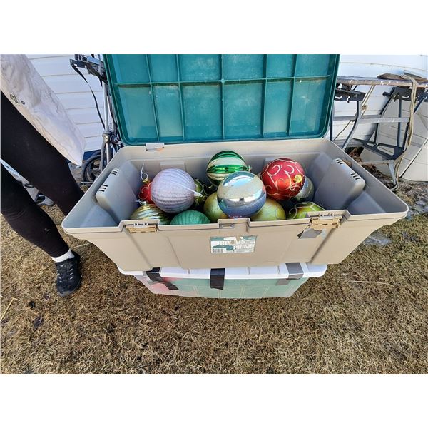 Christmas Inflatable Merry Go Round and Outdoor Christmas Balls Beck